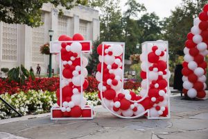 IU is spelled out using balloons to celebrate the first day of classes.