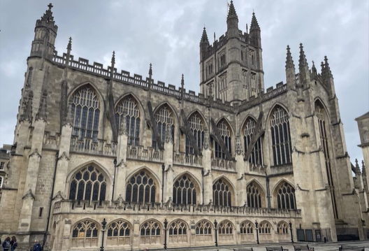 A photo of Bath Abbey.