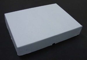 Finished corrugated clamshell box, closed