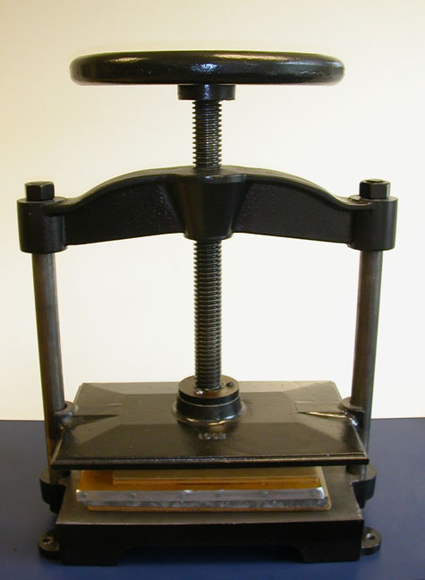 Table top standing press