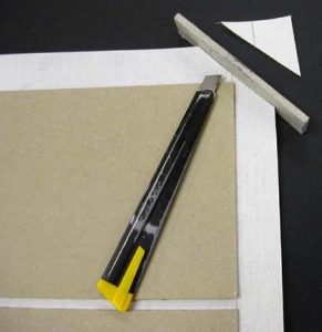 Trimming cloth on 4 corners of box cover