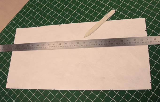 Making creases for the pocket