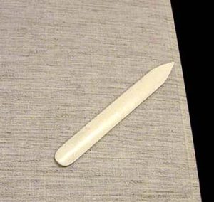 Defining the joint with a bone folder